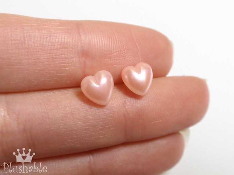 Pink Pearlized hearts earrings, stud earrings Valentines Day