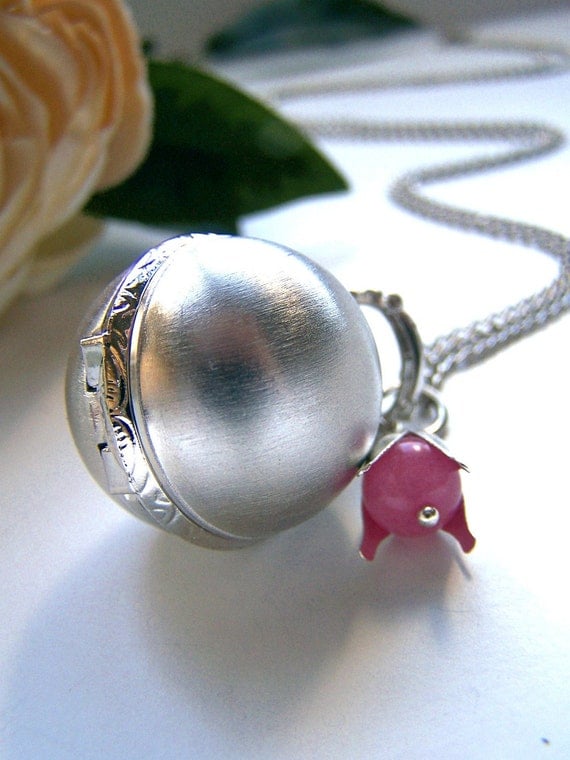 the sleeping beauty pocket watch (necklace).