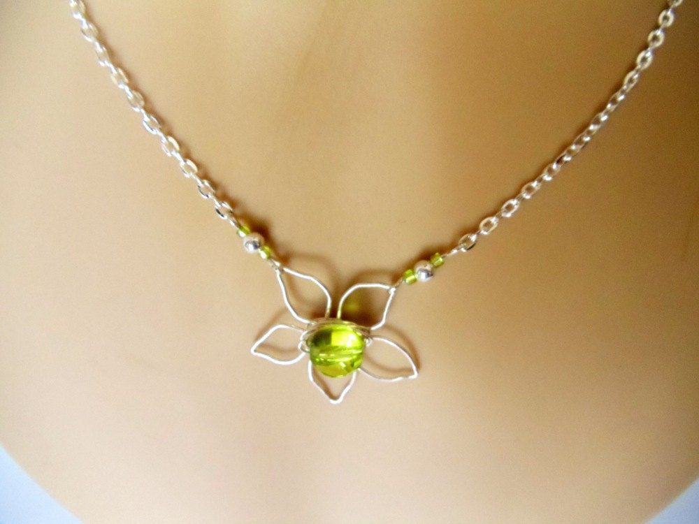 Wire Wrapped Daisy Necklace Set- Green Faceted-  2 Piece Set - Handmade Jewelry