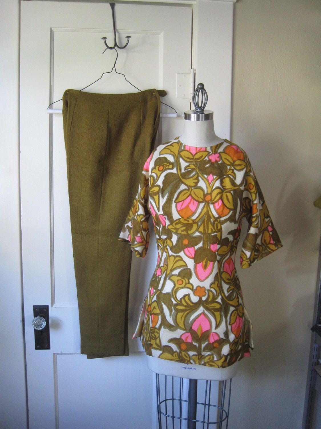 Vintage Mod Pant Set 1960's Brown and Pink Size Small Amazing Price Reduced