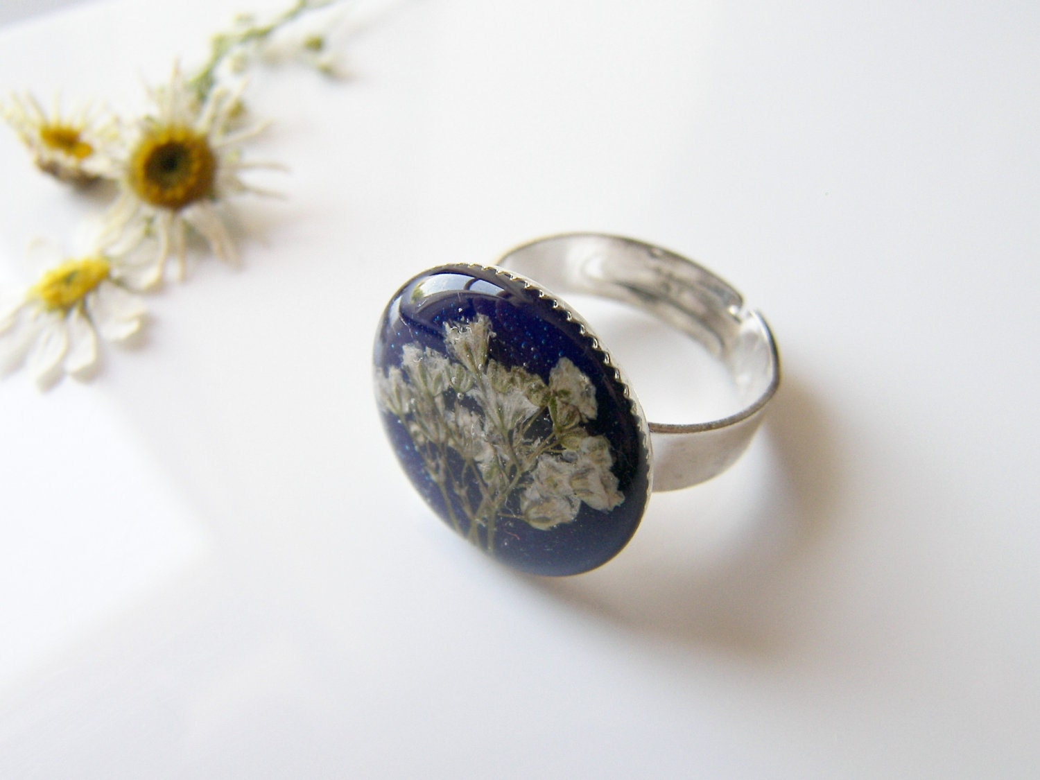 Pressed Flower Ring, Blue Resin Ring, Nature Specimen, Eco Ring, Eco Friendly, Babies Breath
