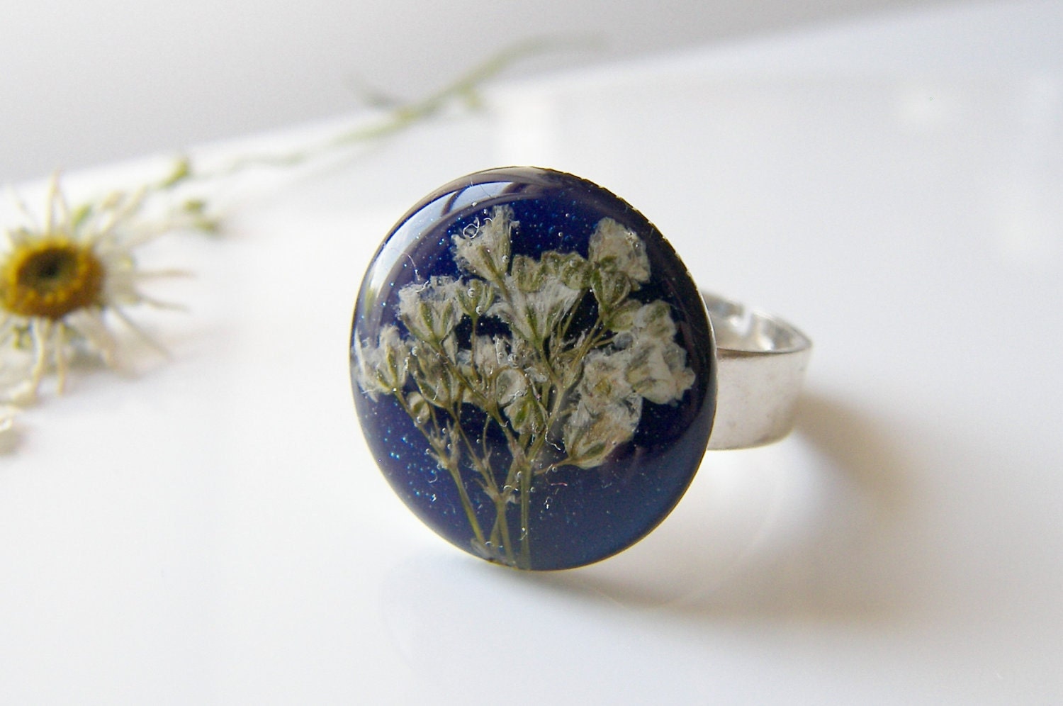Pressed Flower Ring, Blue Resin Ring, Nature Specimen, Eco Ring, Eco Friendly, Babies Breath