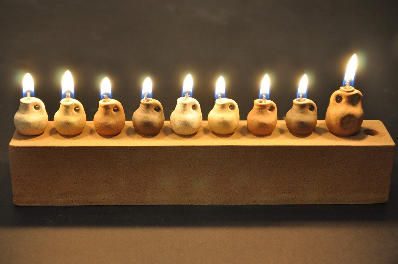 menorah -  Jar oil clay hanukah menorah