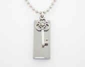 8GB USB Memory Necklace