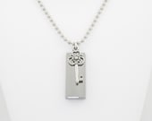 2GB USB Memory Necklace w/key & ball chain