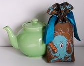 Medium OctoSquidy Fleur-De-Squid Pouch