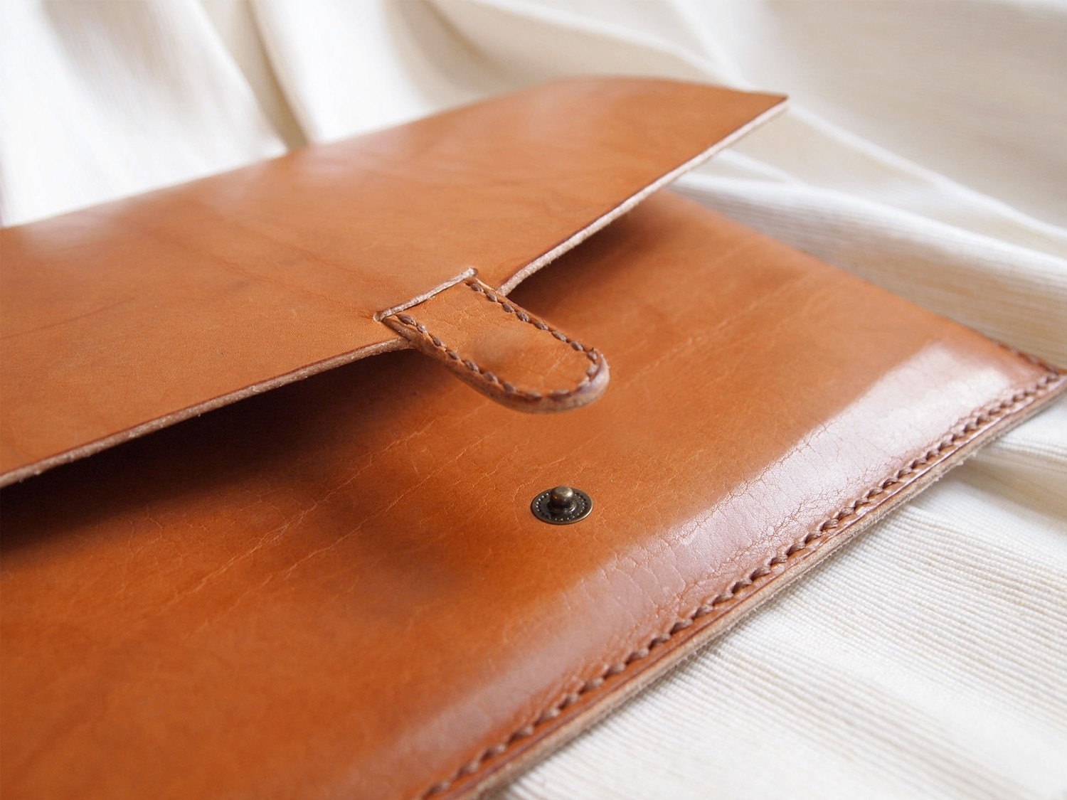 Personalized iPad3/ iPad2 / iPad Case - Leather - Hand Stitched