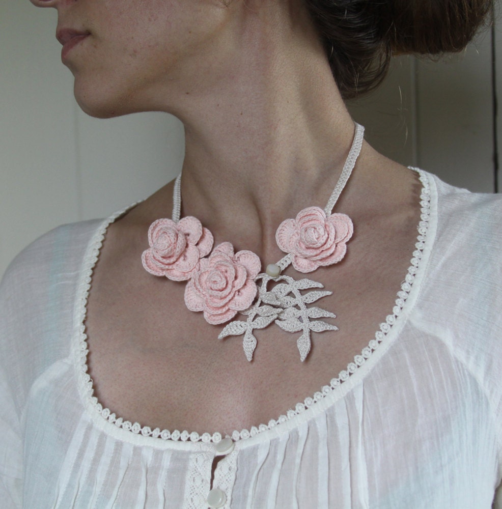 Crocheted Roses Necklace in Peach and Cream