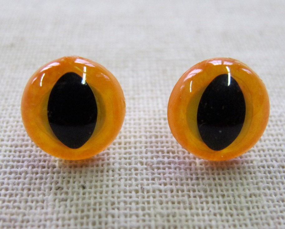 Amber Kitty Eye Earrings