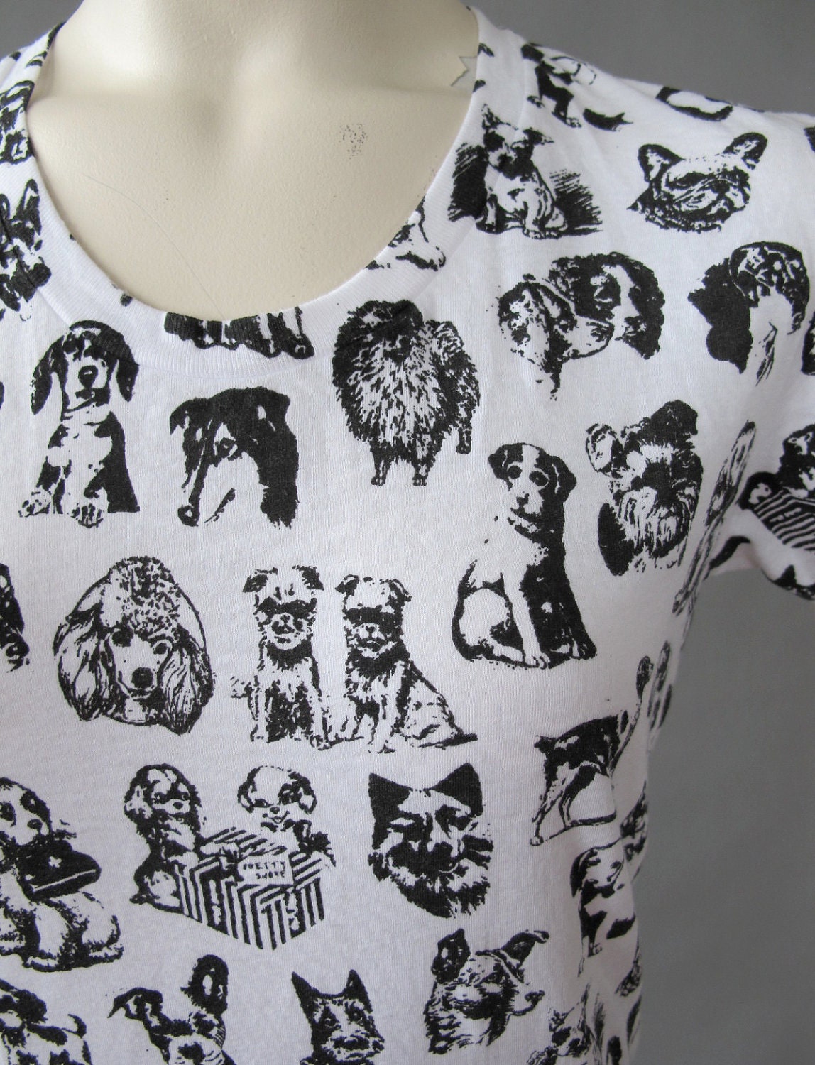Cute Puppy T Shirt. Ladies Medium