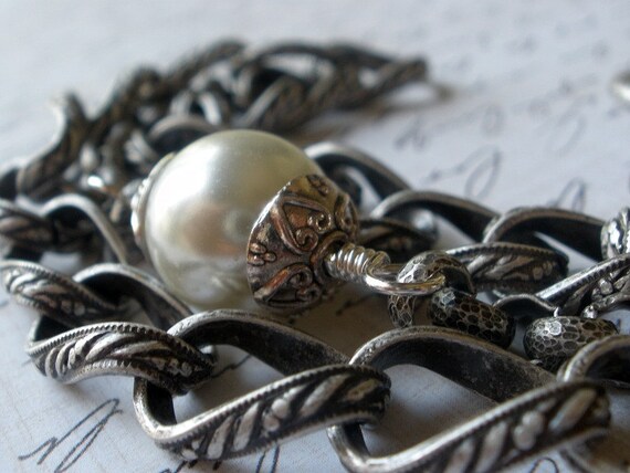 Silver Chain Bracelet with Ivory Glass Pearl