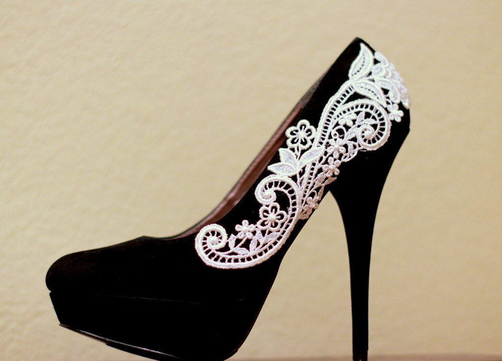 Black Pumps with White Venise Lace ... Size 9