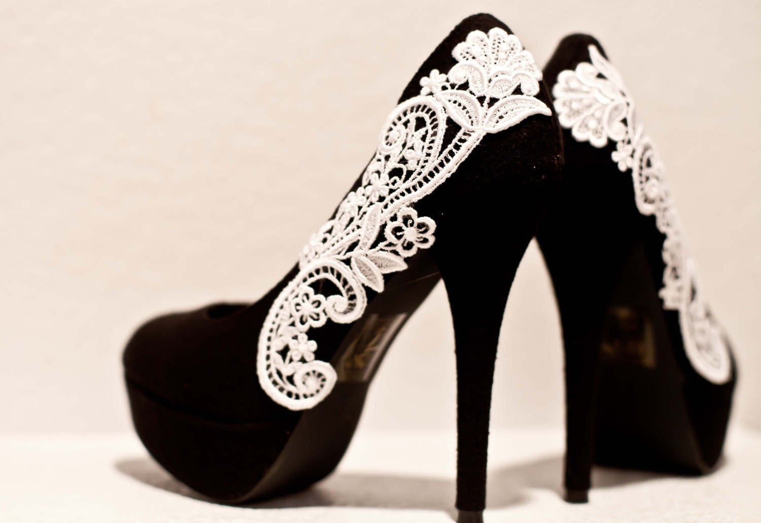Black Pumps with White Venise Lace ... Size 5.5