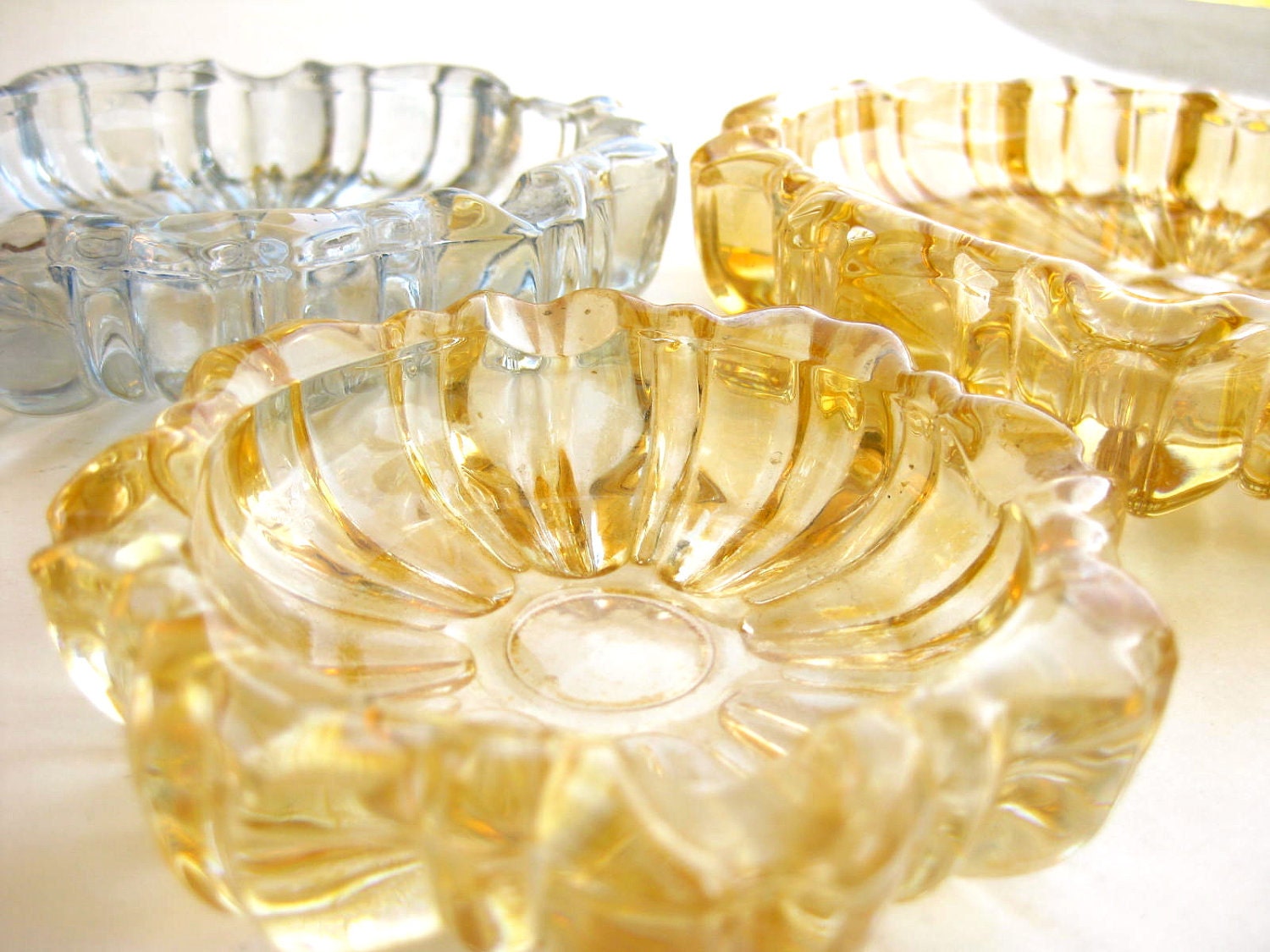Vintage Mid Century Iridescent Glass Nesting Ashtrays