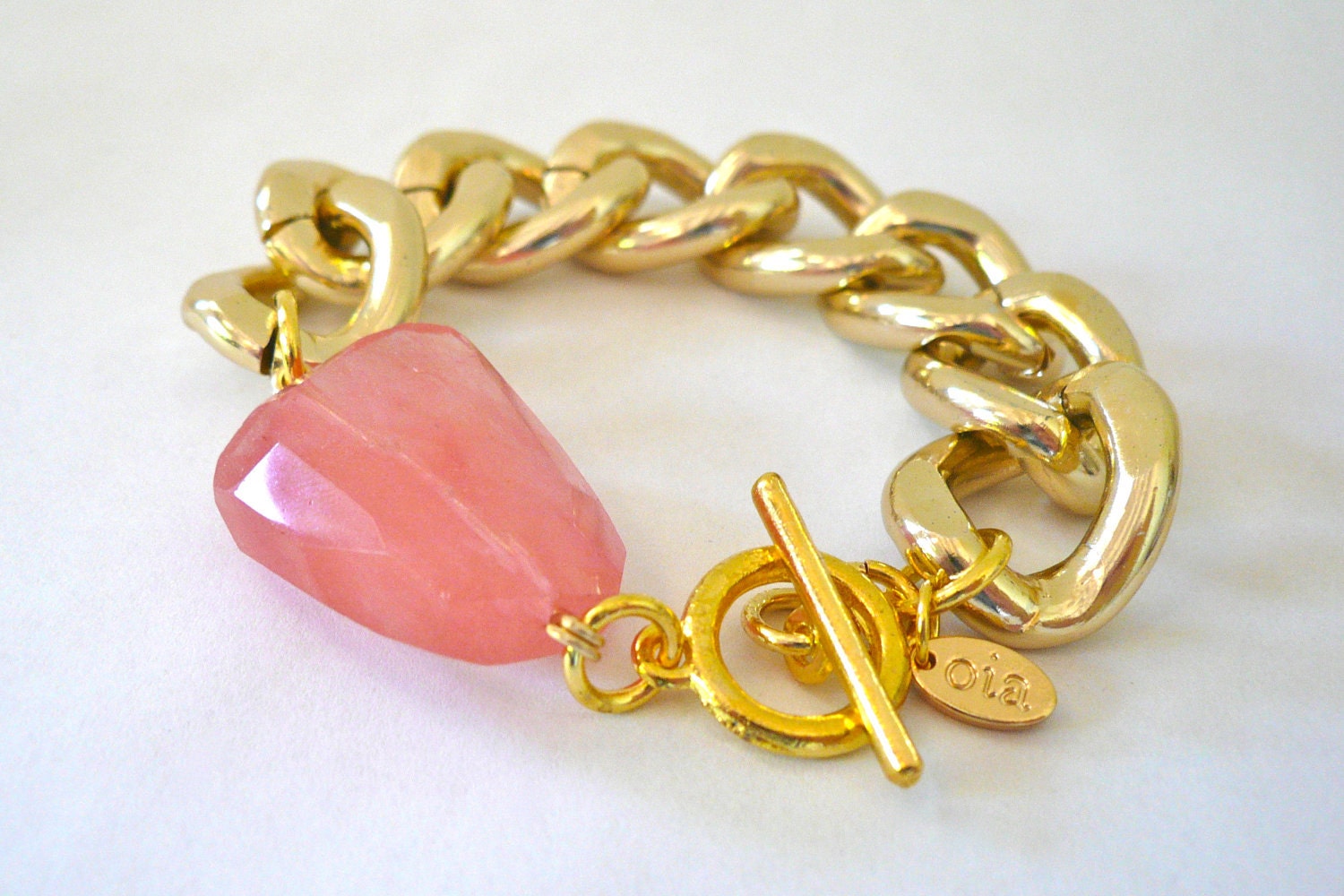 Chunky Gold Chain Link Bracelet with Cherry Quartz