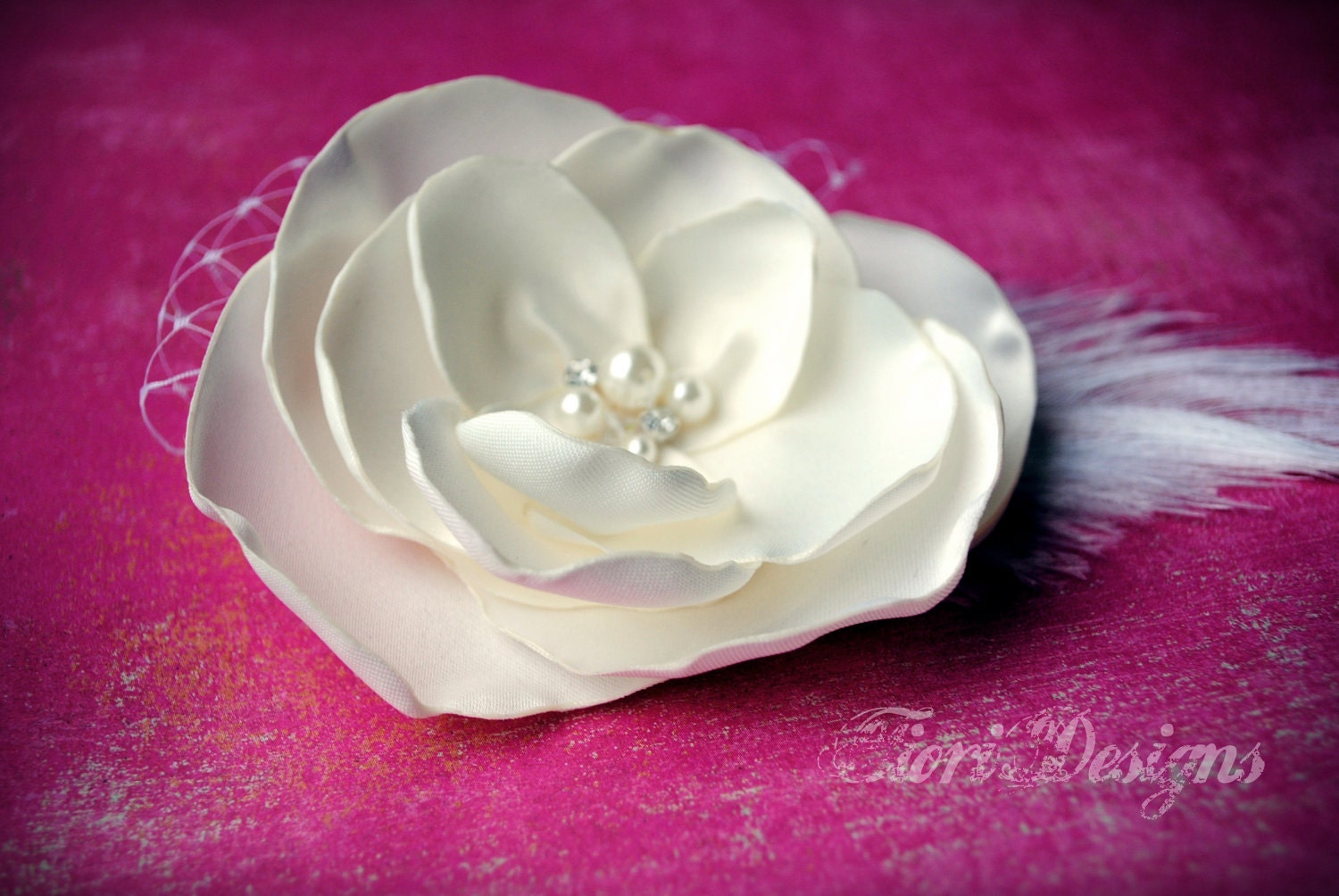 Elegant flower hair clip - perfect for a bride