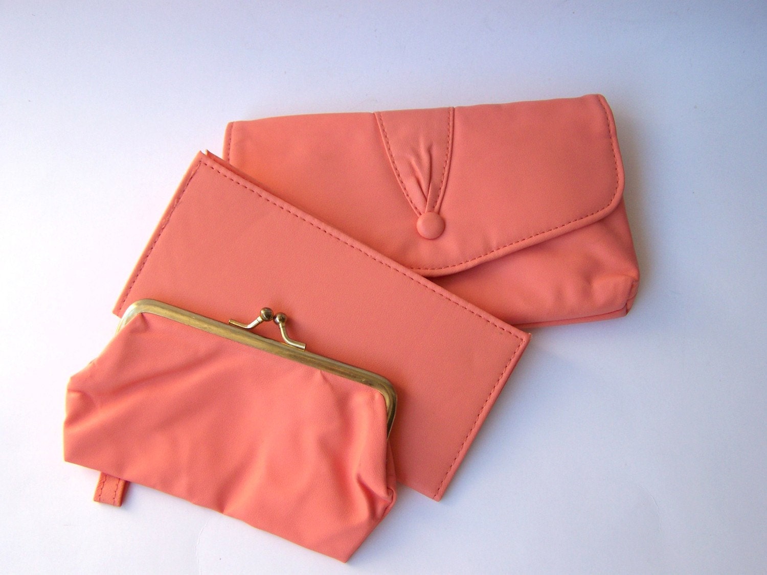 4 in 1 Peach Vintage Wrist Wallet Coin Purse Check Book and Keychain