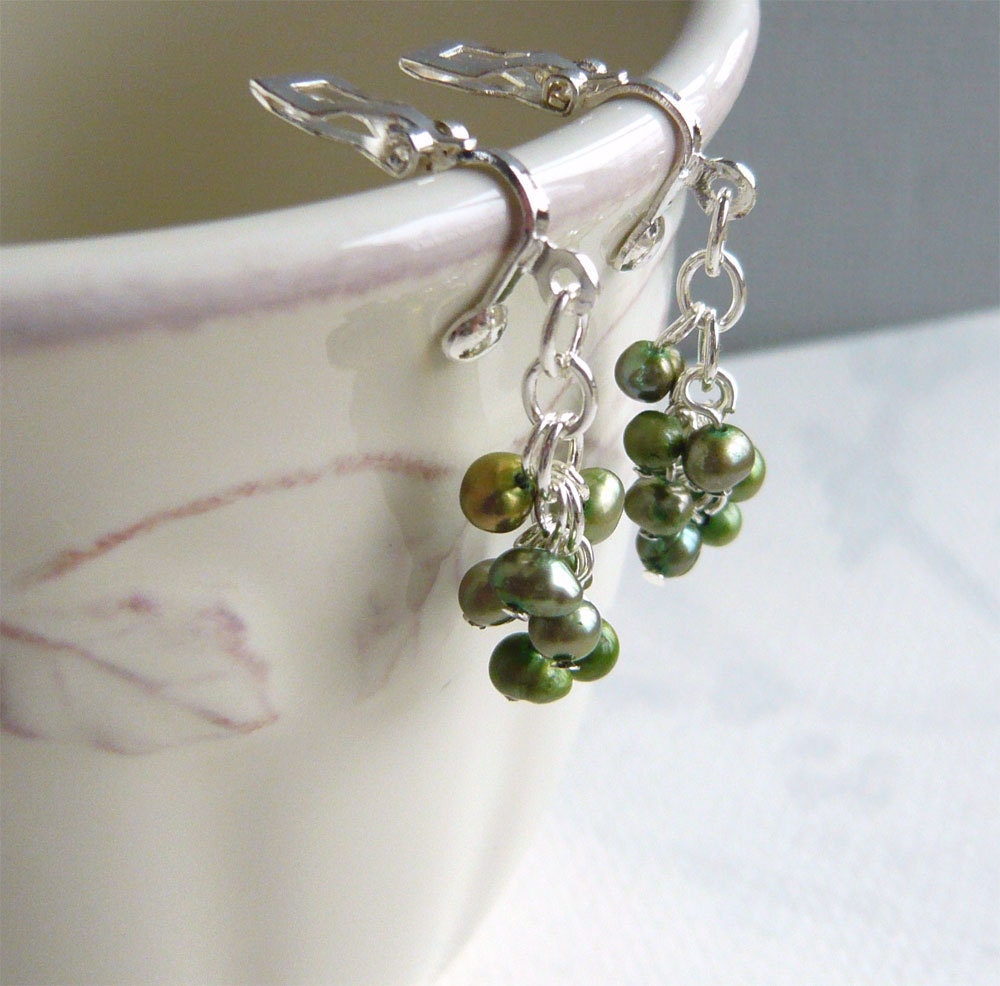 Green Pearl Cluster Dangle Clip On Earrings - Pearl Jewelry - Green