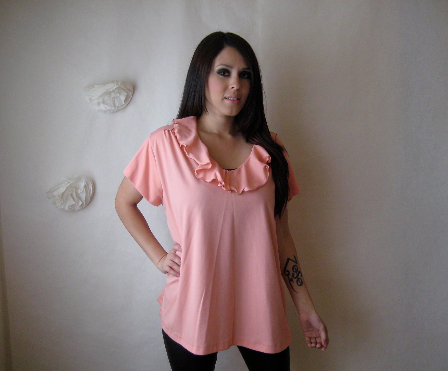 SALE. vintage blouse. pale peach ruffle tent trapeze blouse. tunic top.