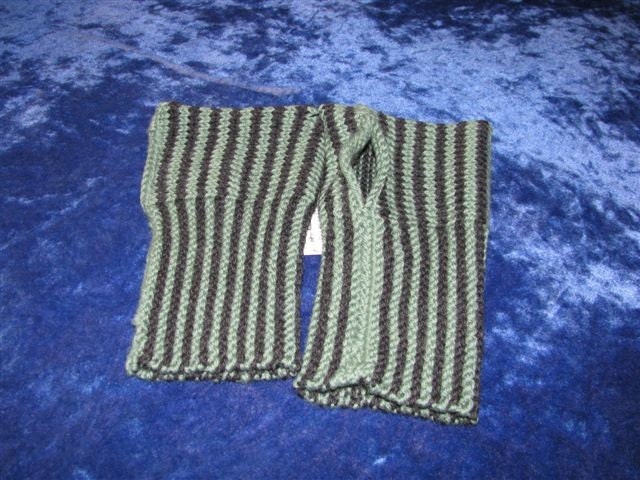 Green and charcoal wool muffatees