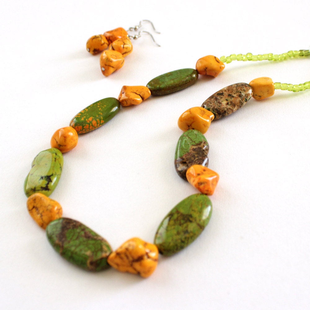 Bright Turquoise and Howlite Necklace and Earrings Set - Serpent Green