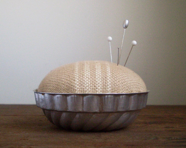 Jello Mold Pincushion - Natural Farmhouse Stripe