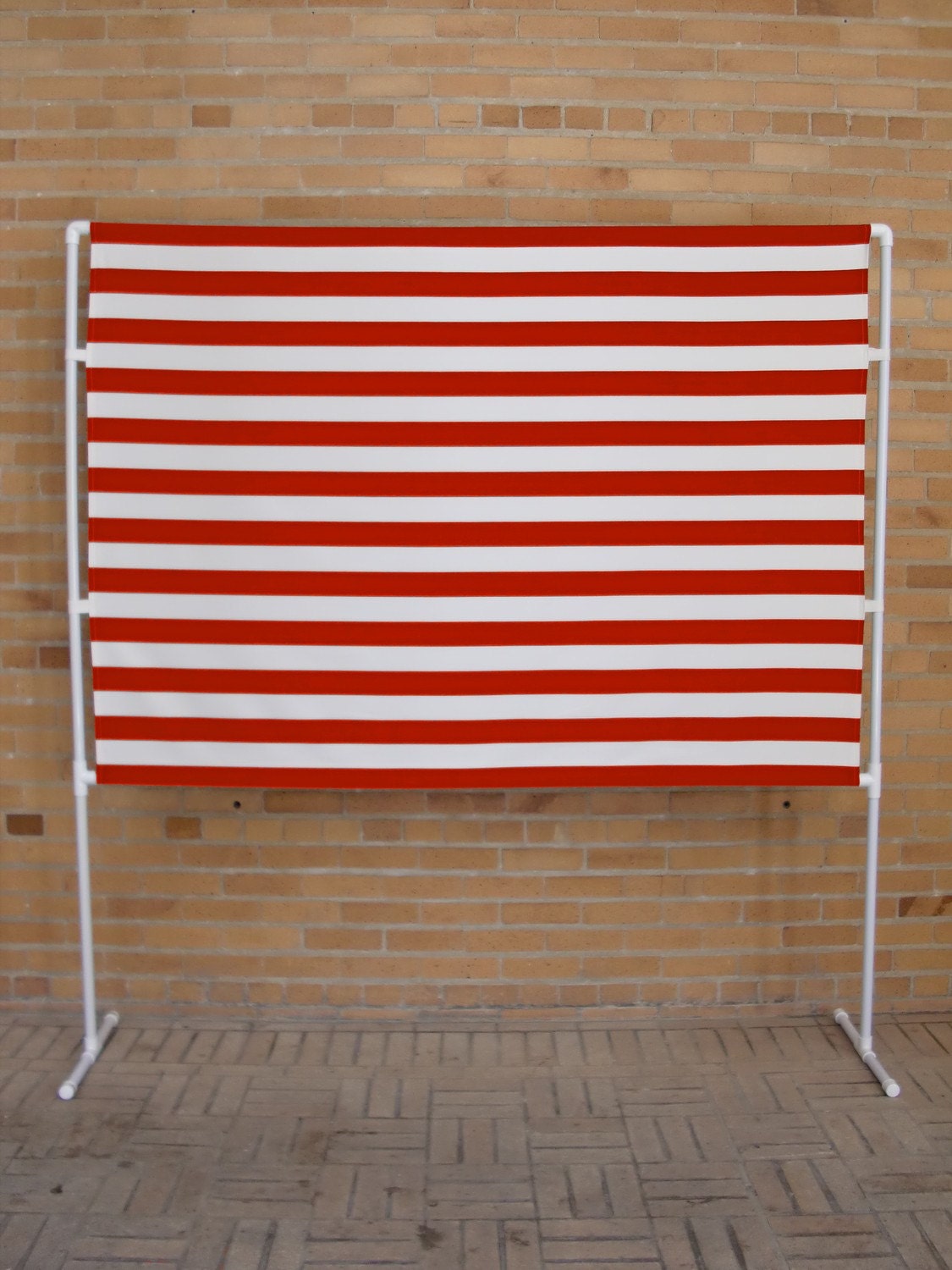 Red and White Photobooth Backdrop and Stand