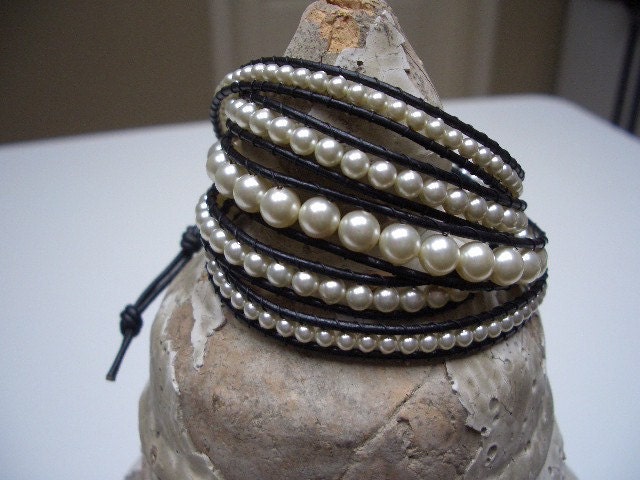 Great Chan Luu inspired 5 wrap swarovski pearl bracelet with 3 different sizes of pearls and black leather and silver heart button
