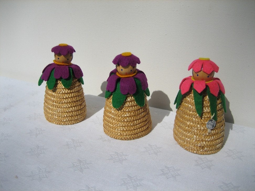 Vintage Egg Cozy Basket Style Flower Girl Pink Purple Unused Easter