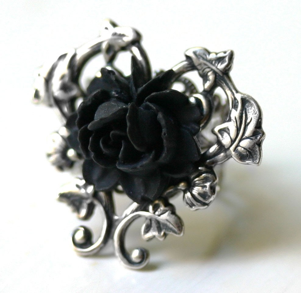 Victorian Black Rose Ring in Silver