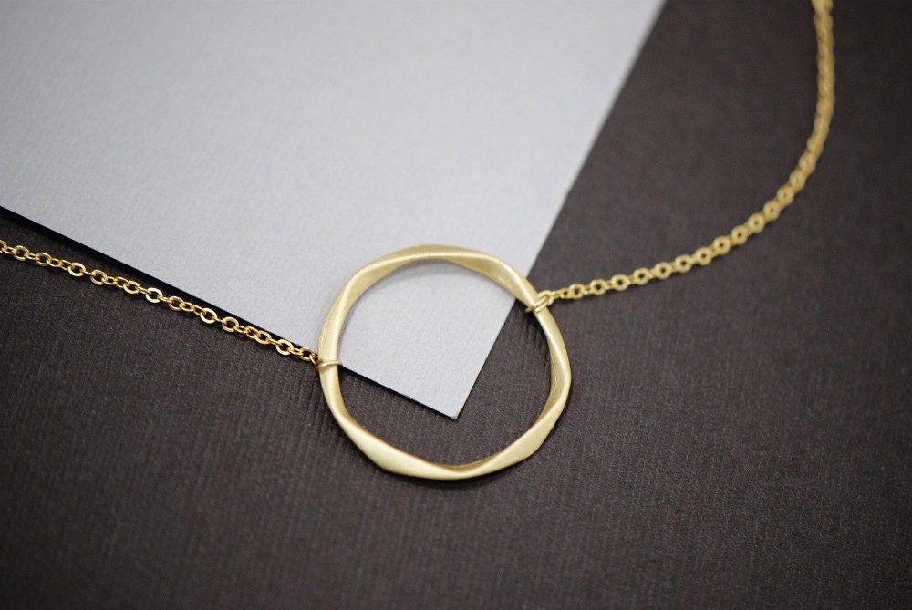 Circle Necklace GOLD, 14k Gold Filled Chain, Twisted Circle Necklace,Everyday Wear,Girlfriend Gift, Mothers Necklace, Friend Jewelry