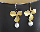 Pearl Orchid Earrings Gold,14k Gold Filled Earrings,Bridal Jewelry,Bridesmaid Gifts,Mothers Jewelry,Bridal Orchid Jewelry