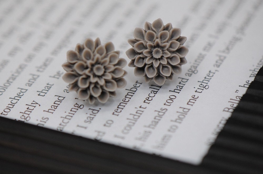 Warm Gray Matte Chrysanthemum Stud Earrings