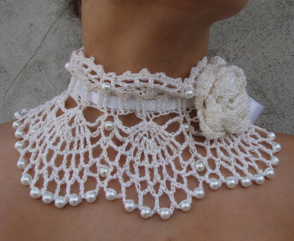 Crocheted white pearl choker/necklace