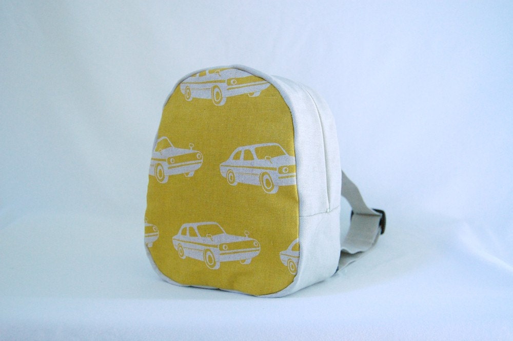 Retro Car Ba-Pac (Yellow)