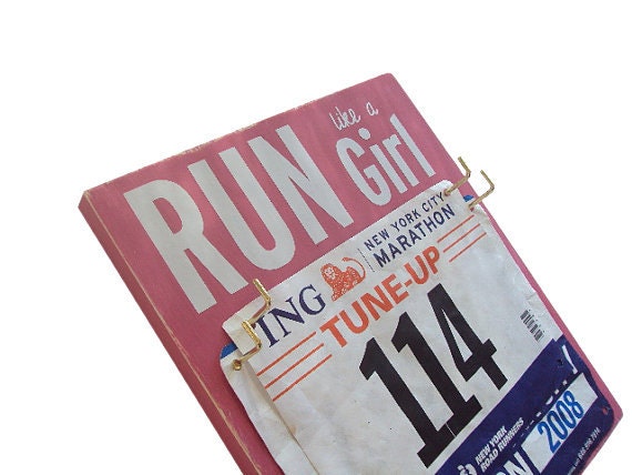 Race Bibs Hanger: run like a girl