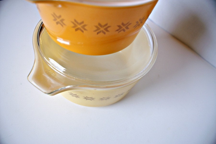 Vintage Orange and Yellow Pyrex Dishes