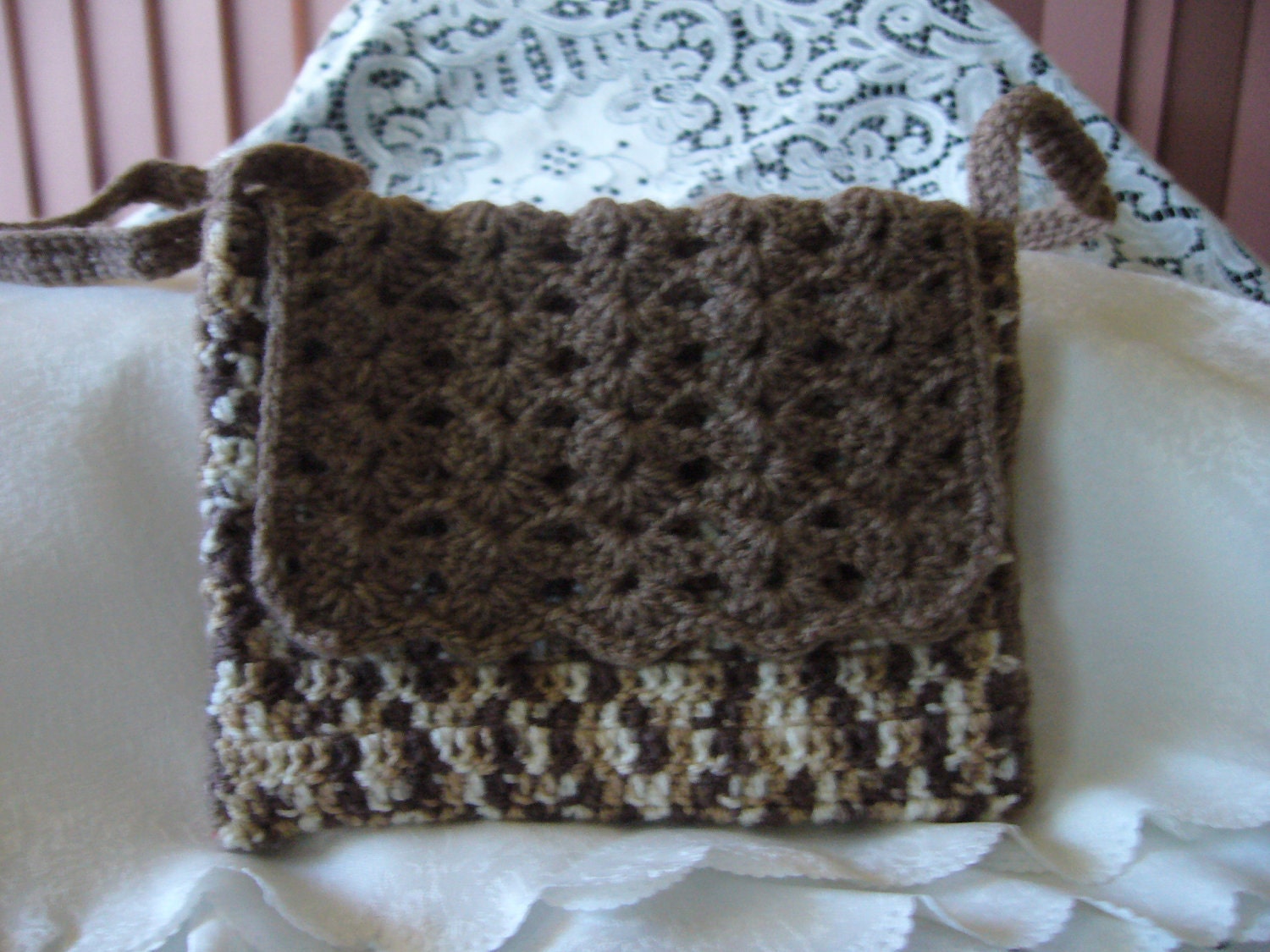Crochet shoulder bag