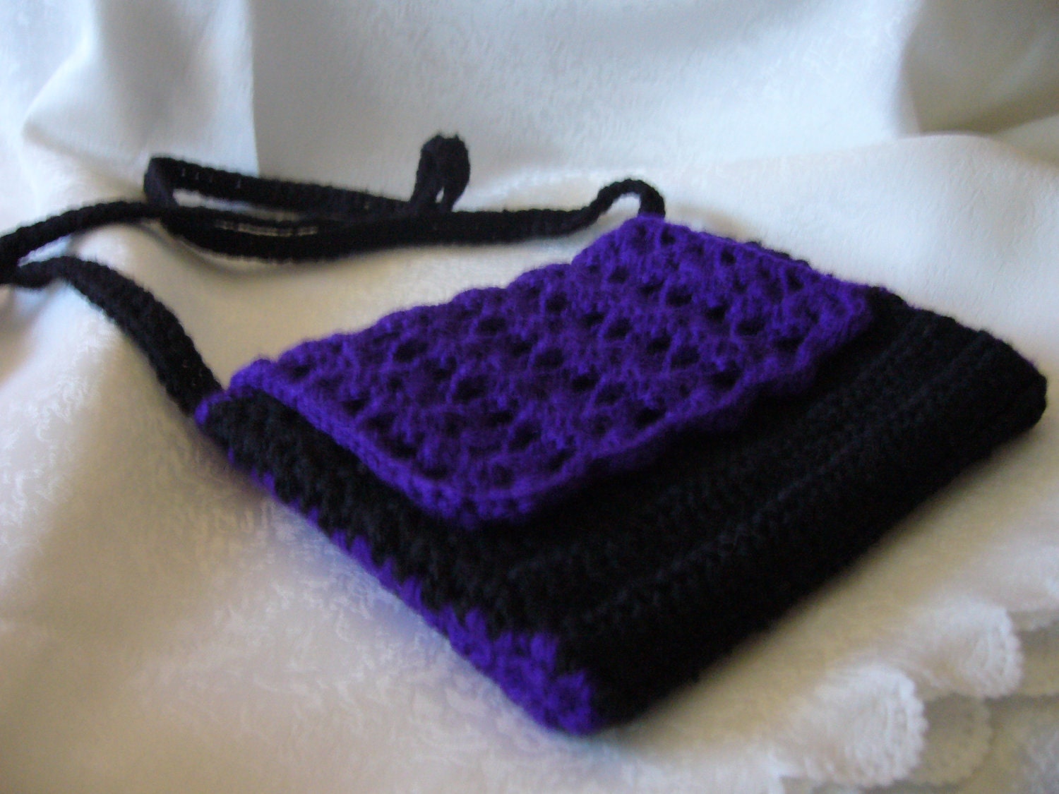 Crochet shoulder bag
