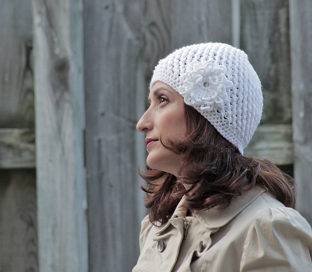 Ladies hat with crochet flower, Women Winter Beanie in White - Chunky beret