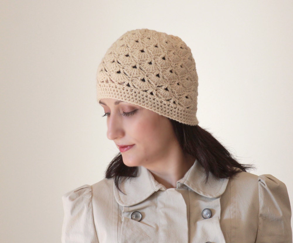 Women crochet beanie in beige (handmade ladies soft lightweight)