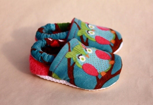 Baby girl owl shoes, owl crib shoes, infant toddler booties, soft sole