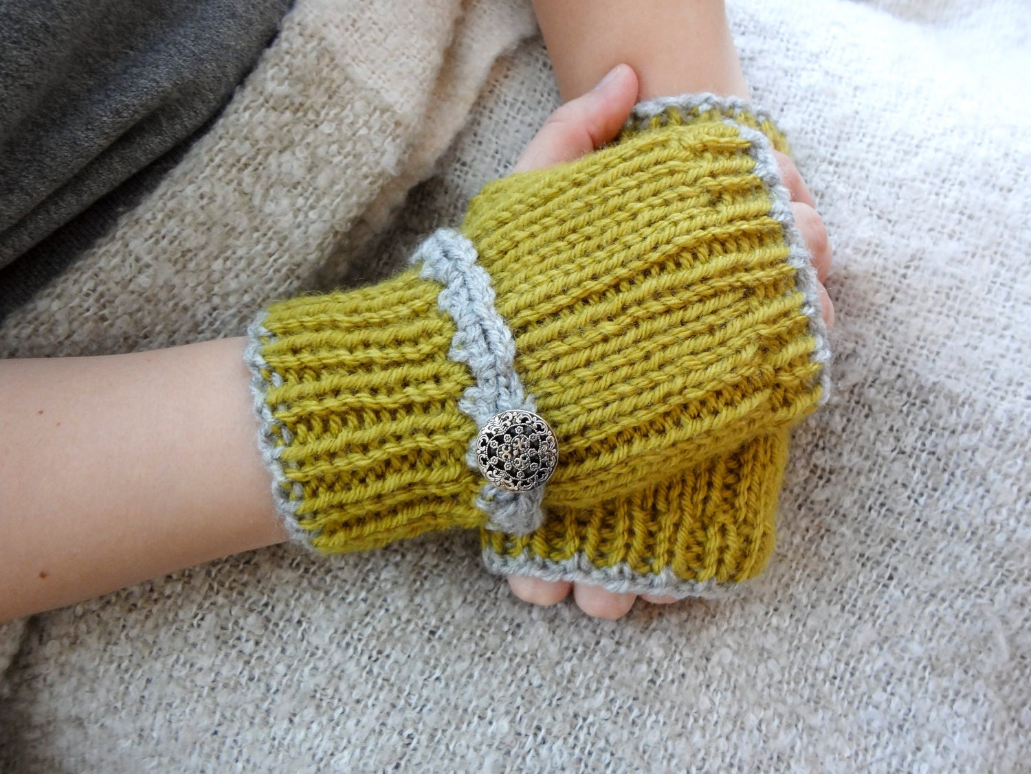 Fingerless Gloves in Green with Grey trim and button