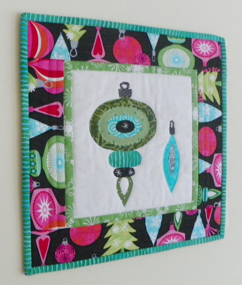 Mini Quilt - Deck the Walls II