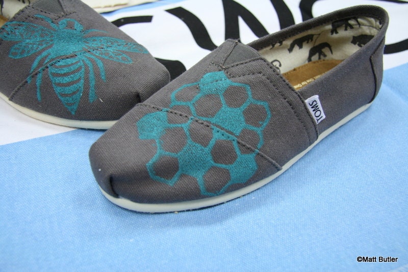 Bee TOMS Shoes