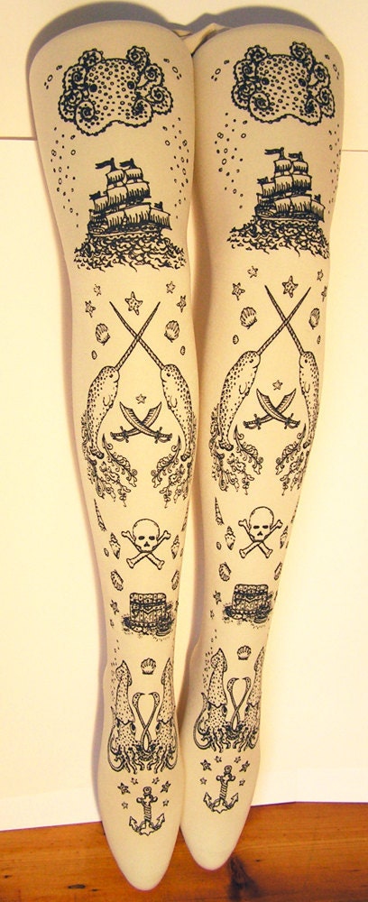Pirate Tights Large Black Pearl on Deep Cream