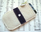 iPhone 4 iPod Gadget Sweater WHITE PURPLE Cell Phone Case WormeWoole