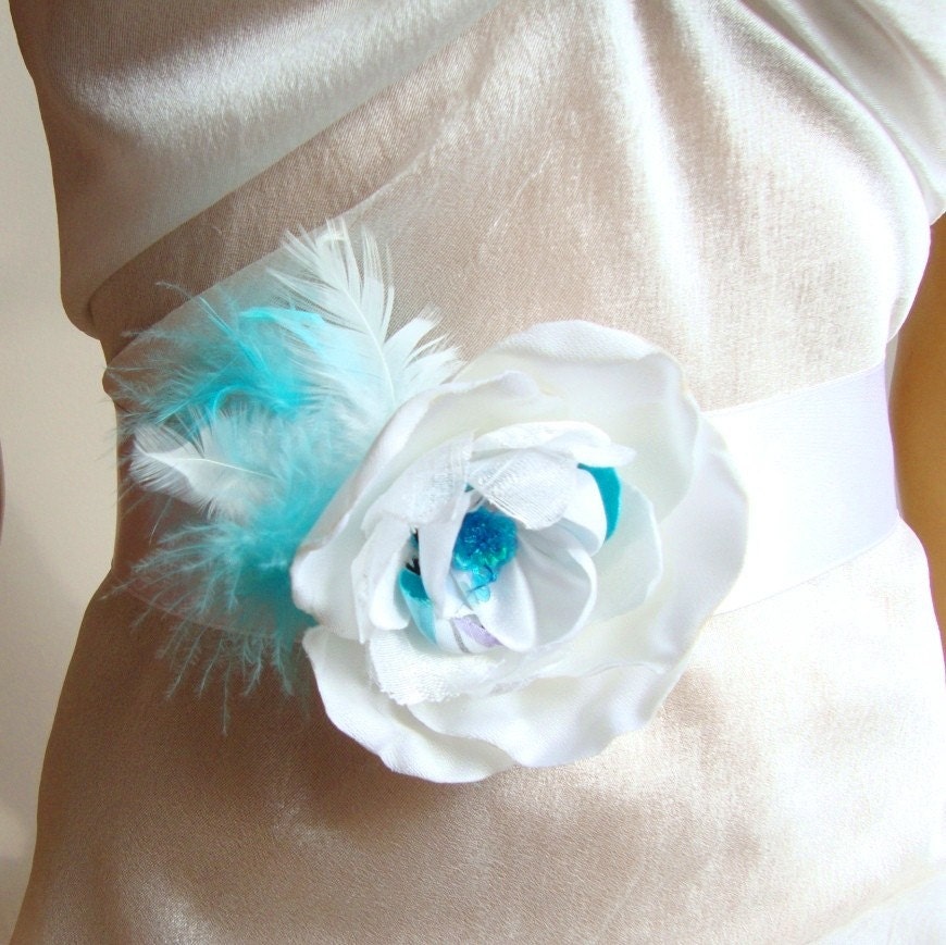 Flower Belt/ Bridal / Bridesmaid/ Party/ Ball/ Dancing/ Ceremony/ White/ Aquamarin Blue/Feather/
