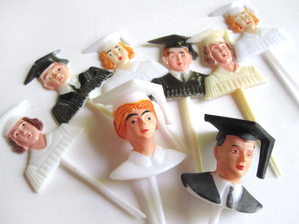 Graduation cake picks, 8 cupcake picks with graduates, vintage plastic cake toppers, black and white cupcake toppers, cap and gown