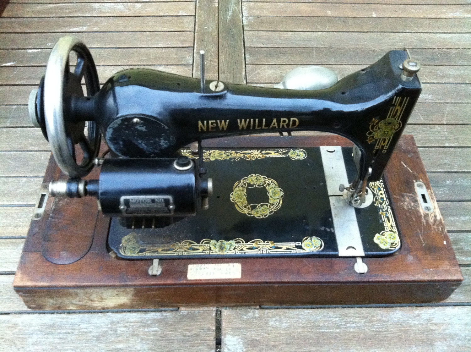 Antique New Willard Sewing Machine